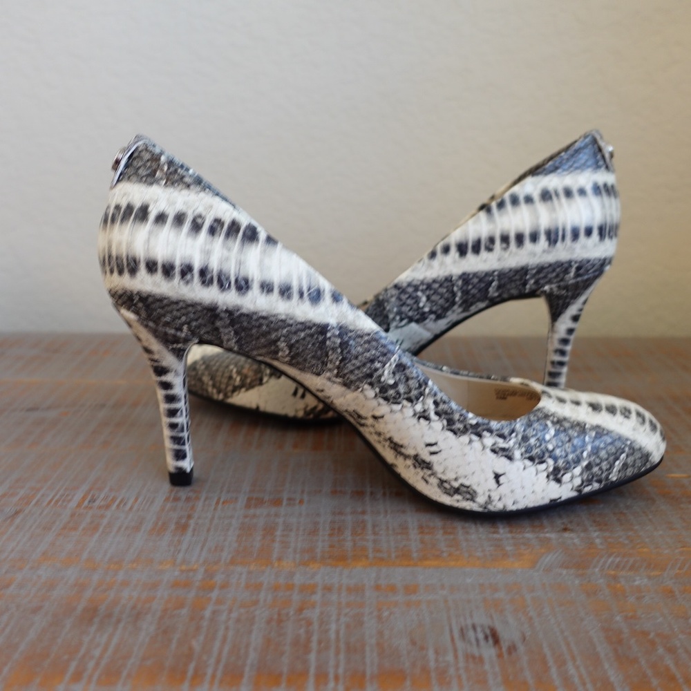 MICHAEL Michael Kors Snake Print Pumps - Picture 6 of 10